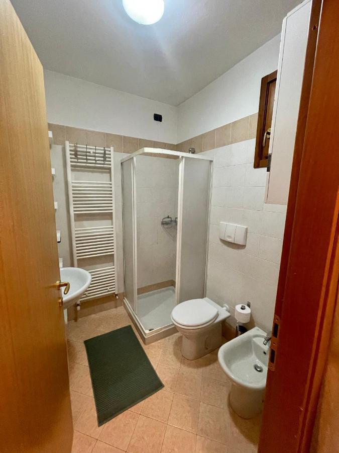 Garden Residence Appartamento Con Terrazzo E Piscina Desenzano del Garda Kültér fotó